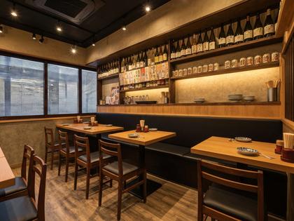 渋谷のおしゃれな和モダン居酒屋の店内